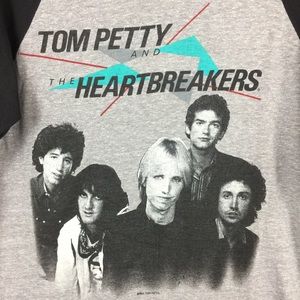 Womens Band Shirt Medium Tom Petty 83’ Concert